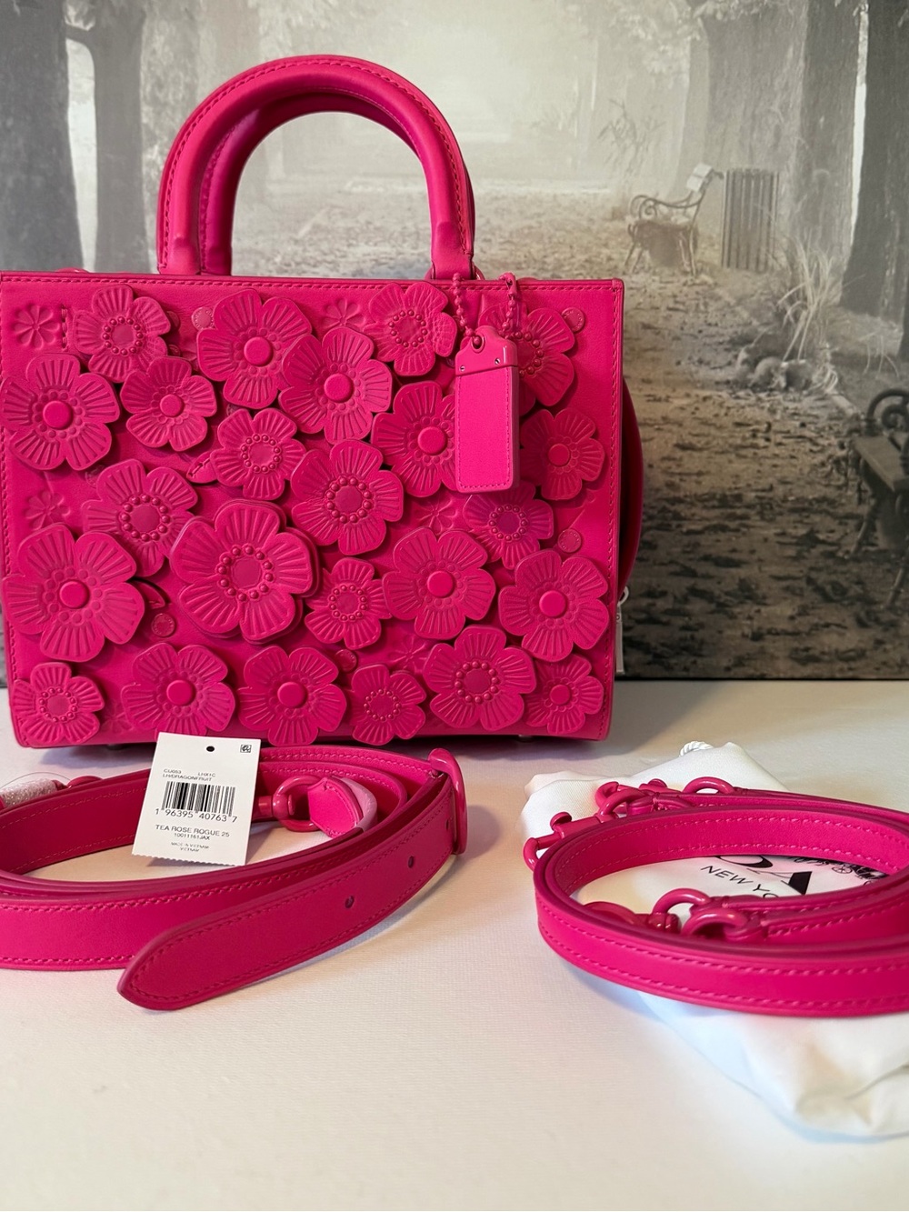 NWT Coach Tea Rose Rogue 25 Shoulder Bag Glovetanned Leather Dragonfruit CU053 - Picture 13 of 15